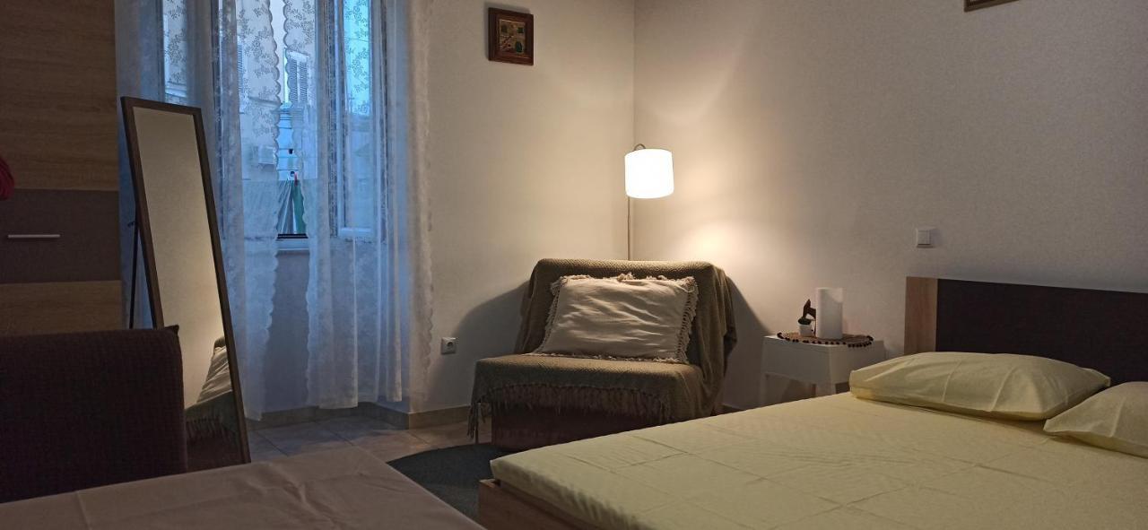 Studio Apartment Nika Free Parking Split Exteriör bild